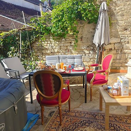 La Taniere Des Tanneries Bed & Breakfast Тонер Екстериор снимка