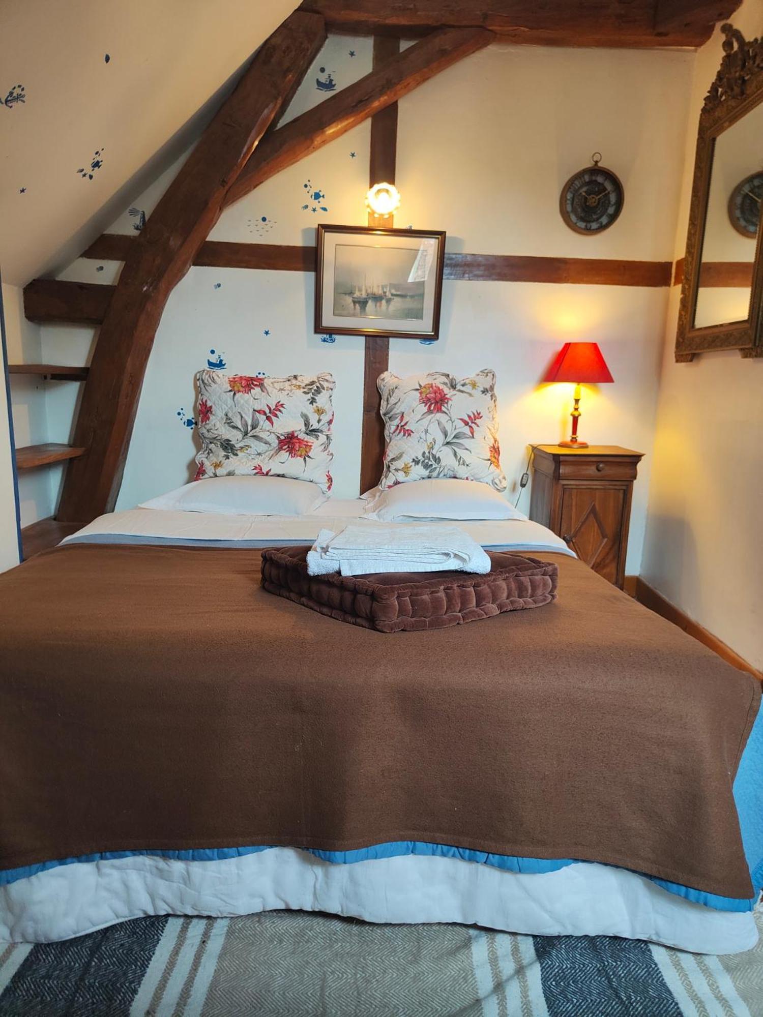 La Taniere Des Tanneries Bed & Breakfast Тонер Екстериор снимка
