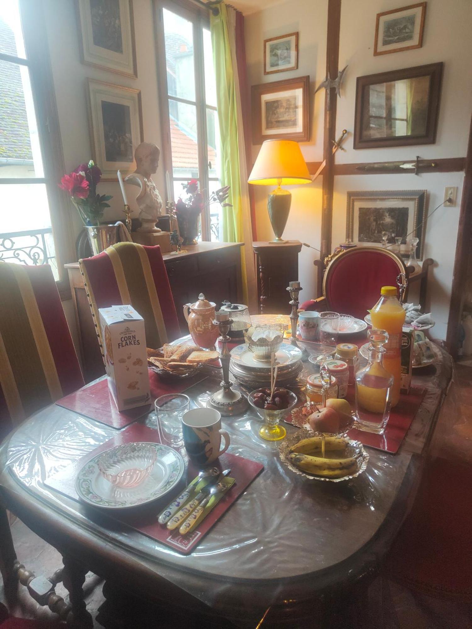 La Taniere Des Tanneries Bed & Breakfast Тонер Екстериор снимка