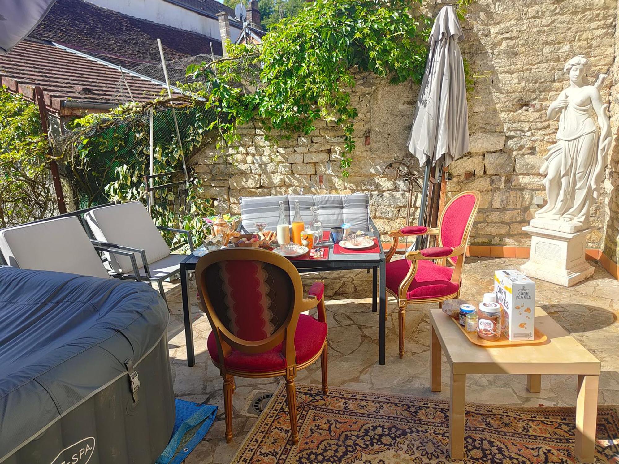 La Taniere Des Tanneries Bed & Breakfast Тонер Екстериор снимка